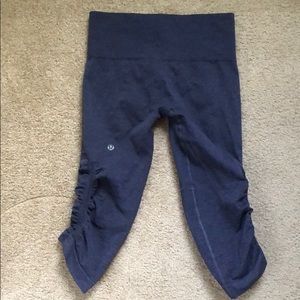 Lululemon yoga pants size 4